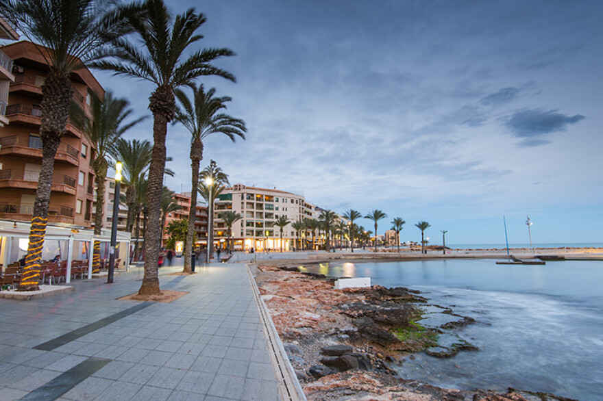 Torreviejas strandpromenad